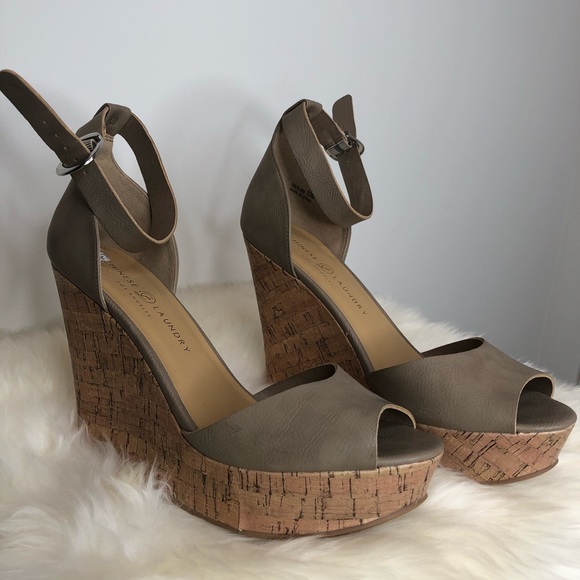 Chinese Laundry Shoes - Chinese Laundry dark tan taupe wedge sandal in 10